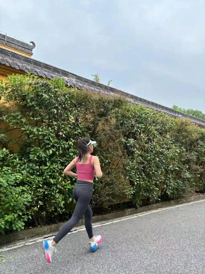 女跑者户外跑步请注意：这3点隐私要保护一旦暴露尴尬至极！(图3)