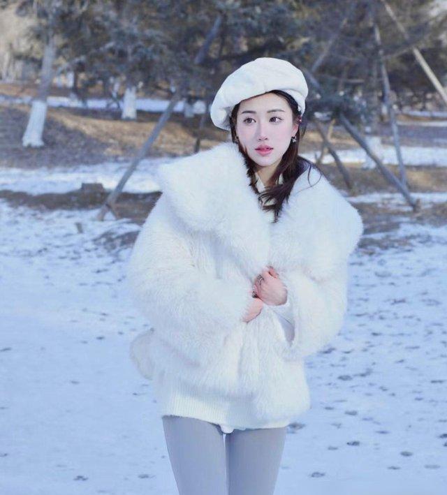 被杭州街拍惊艳了！满街都是“冬服+瑜伽裤”洋气时髦又保暖(图4)